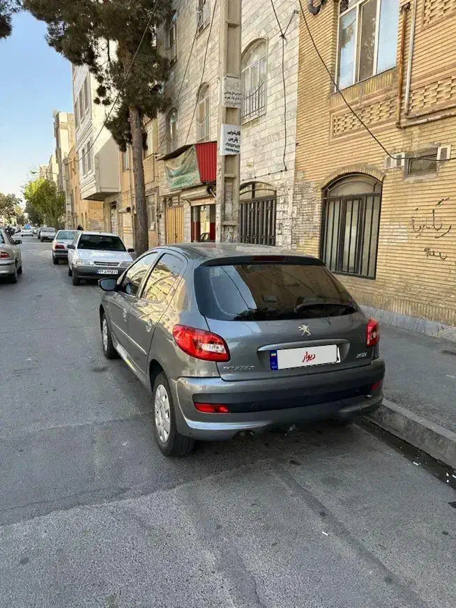 پژو 207i دنده‌ای، مدل ۱۳۹۹ سقف فلز فرمان برقی|خودرو سواری و وانت|کرج, شهرک صدف|دیوار