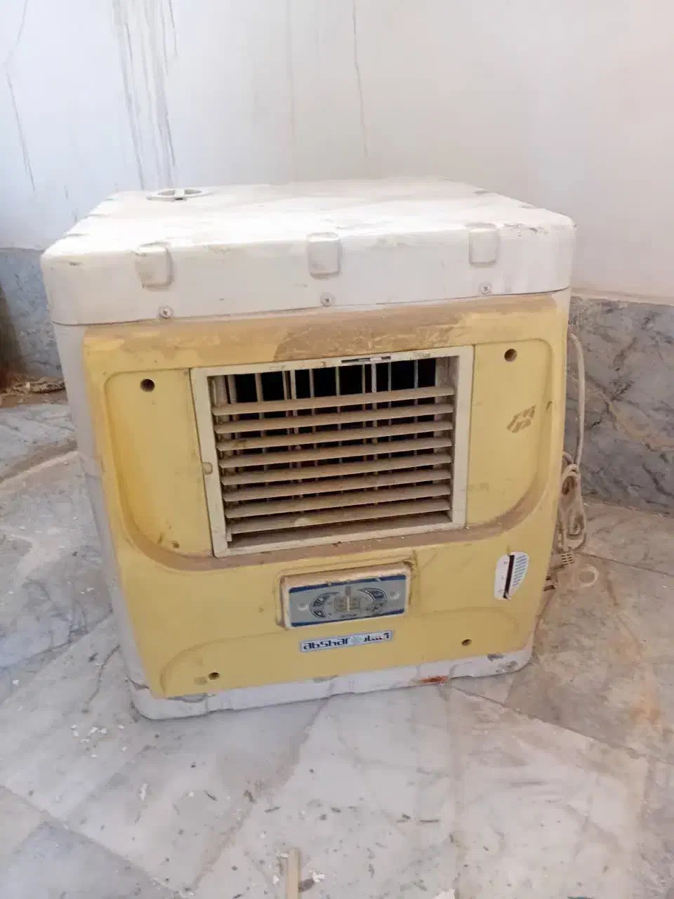 کولر‌آبی‌|کولر آبی|بهارستان, |دیوار