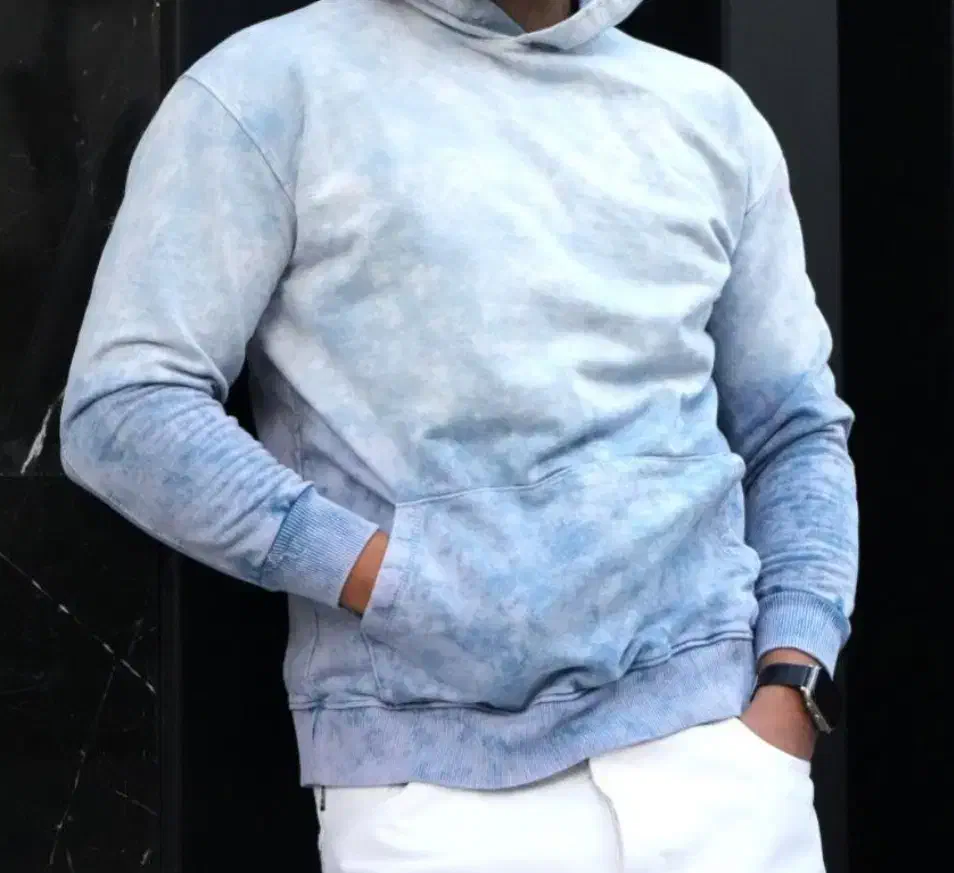 هودی سنگشور|لباس|شاهین‌شهر, خانه کارگر|دیوار