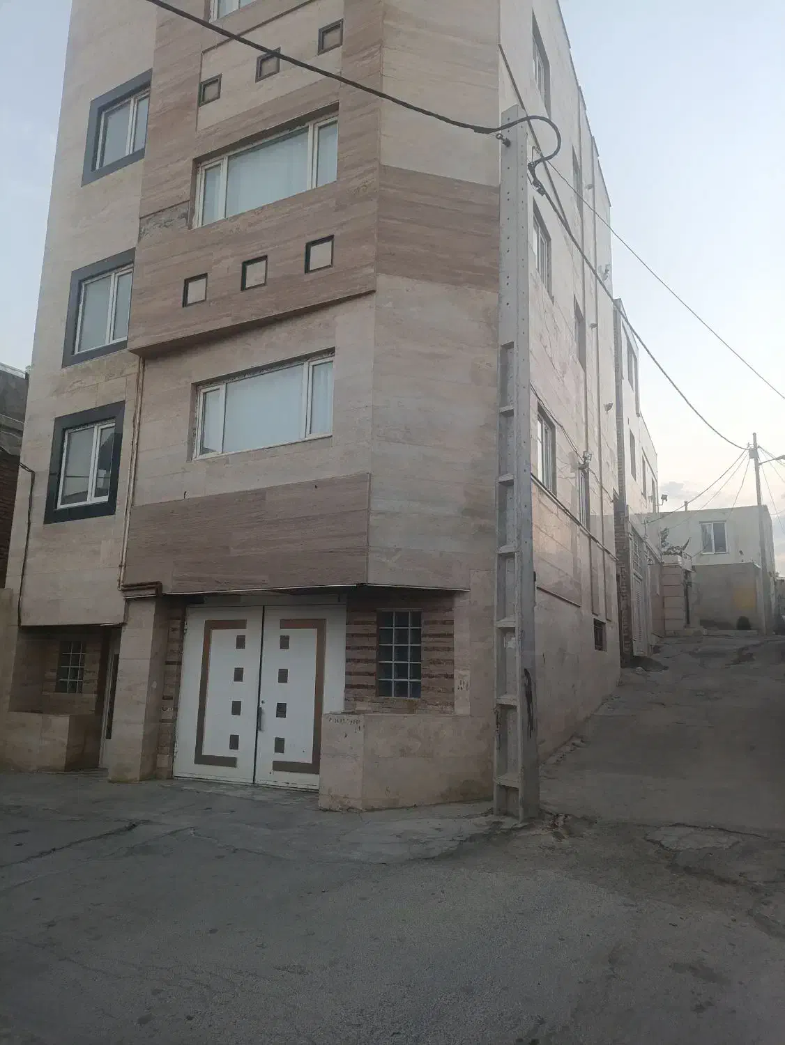 فروش آپارتمان ۸۳ متری ۱ خوابه طبقه ۱|فروش آپارتمان|قروه, |دیوار