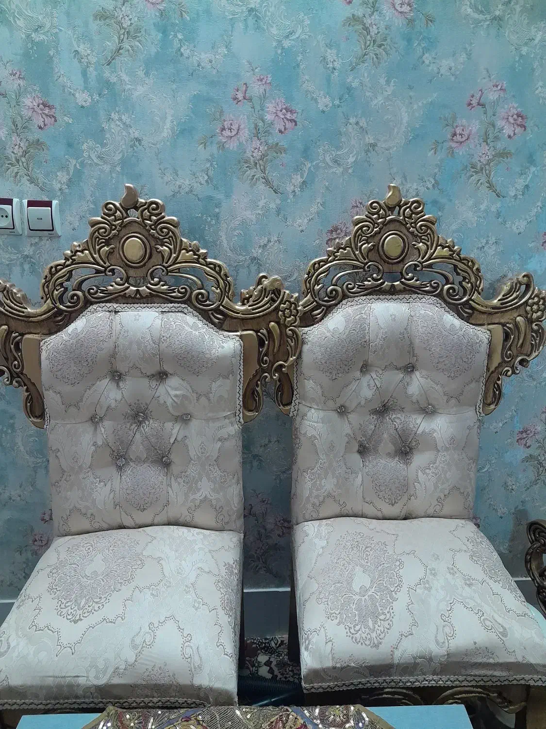 مبلمان ۹نفره سلطنتی درحدنو|مبلمان خانگی و میز عسلی|فلاورجان, |دیوار