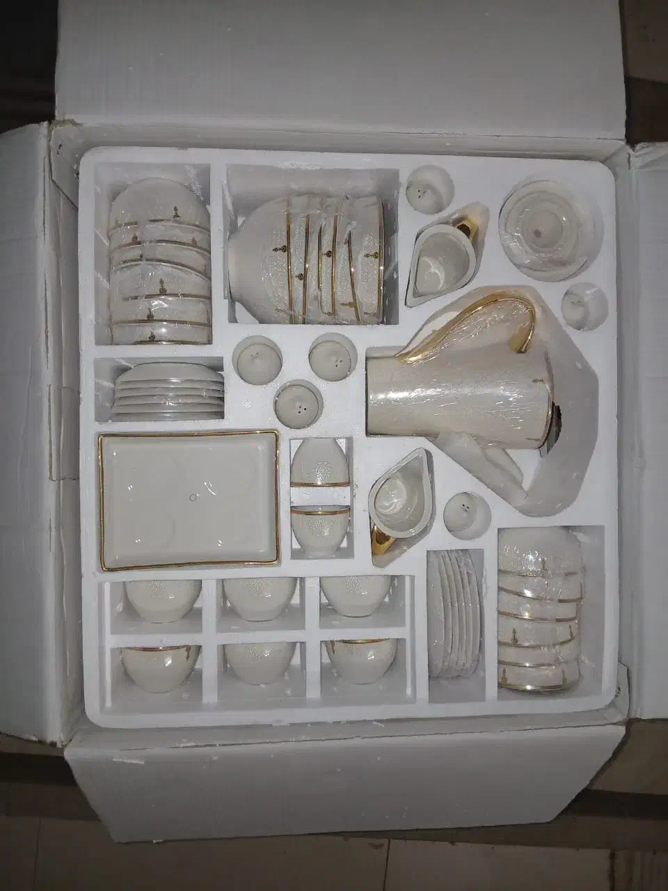 چینی|ظروف سرو و پذیرایی|کاشان, شهرک فرهنگیان|دیوار