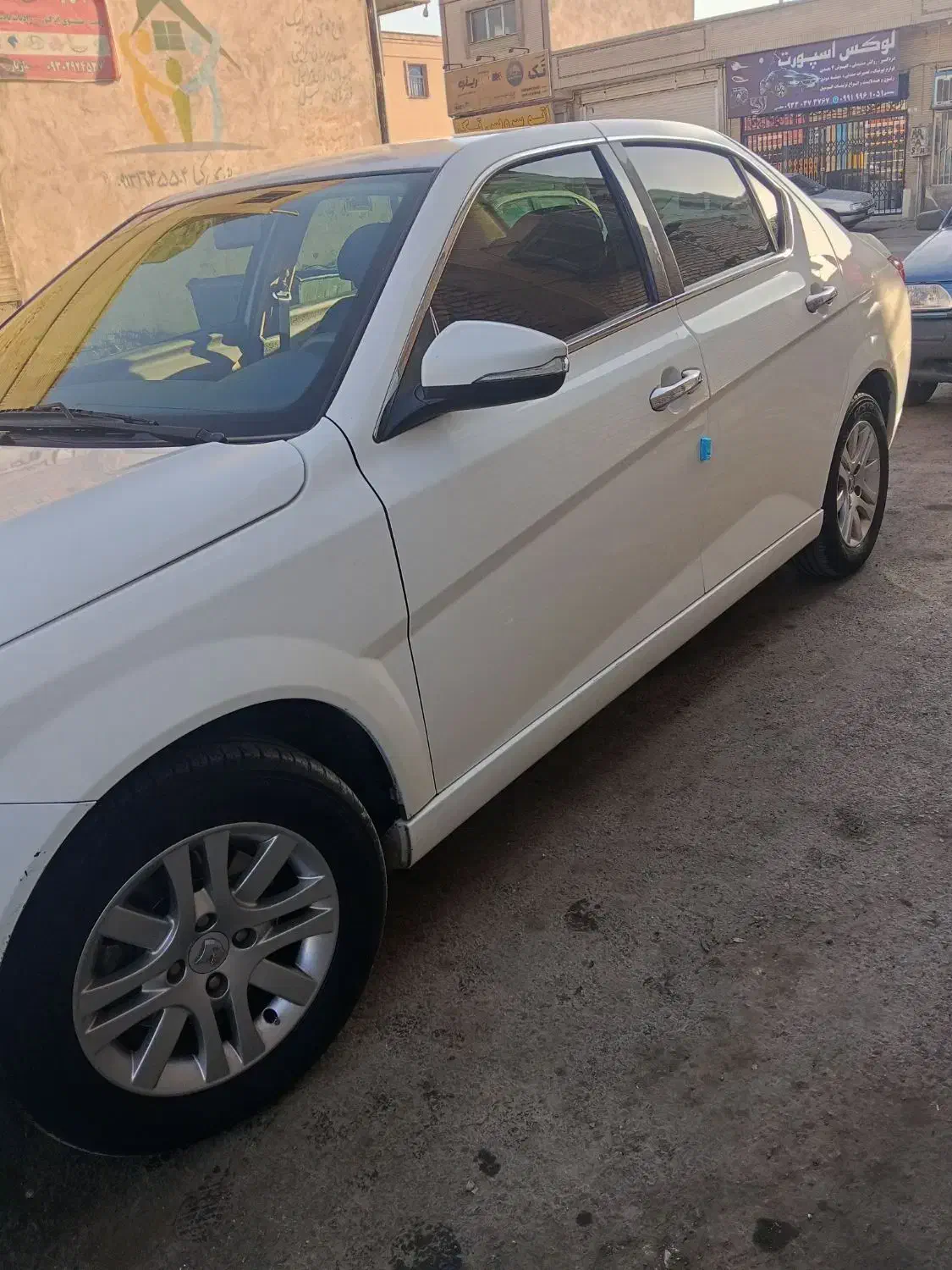 دنا پلاس تیپ 2 بدون سانروف مدل 98|خودرو سواری و وانت|اصفهان, باغ فردوس|دیوار