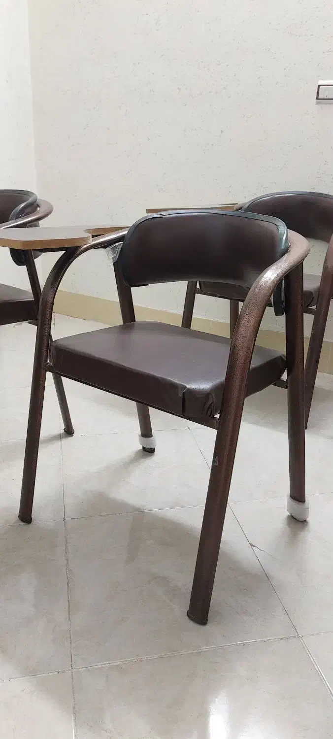 صندلی دانشجویی|صندلی و نیمکت|سمنان, |دیوار