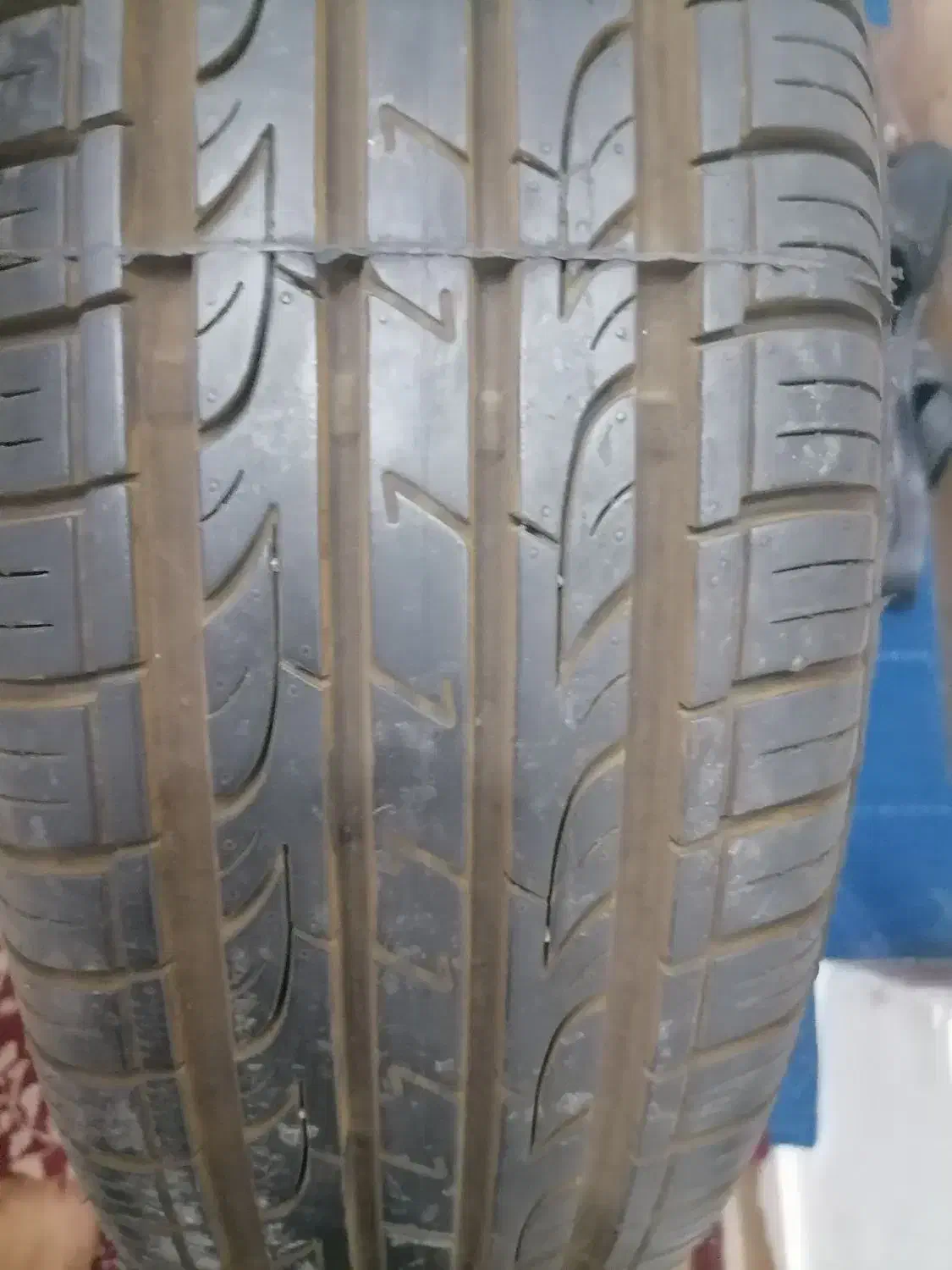 گمشده لاستیک|اشیا|کرمان, |دیوار