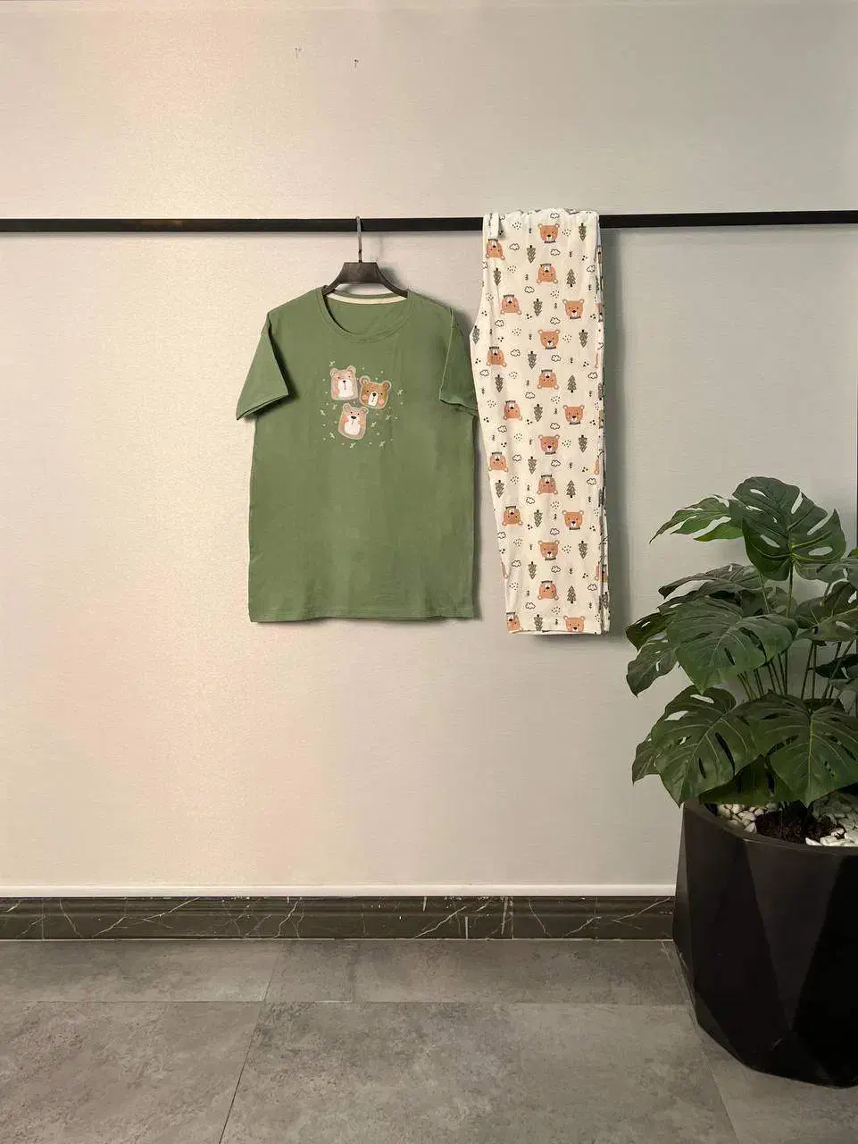 ست خانگی|لباس|تسوج, |دیوار