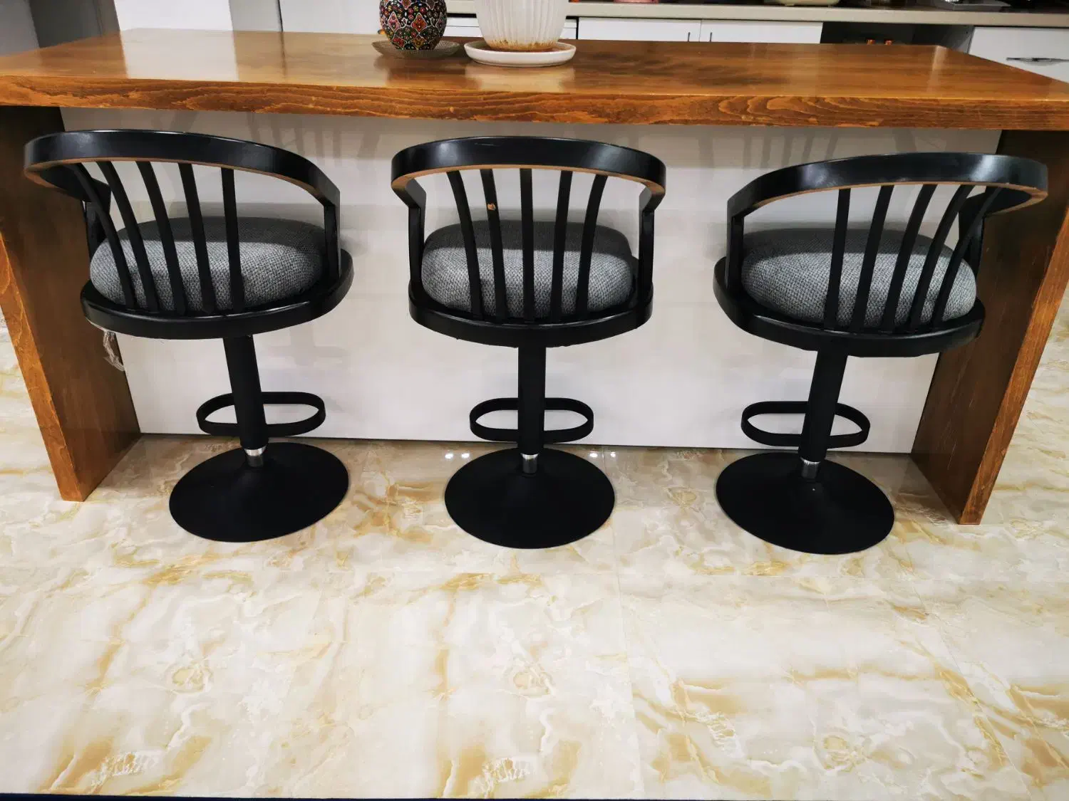 صندلی اپن|میز و صندلی غذاخوری|شیراز, شهرک گلدشت حافظ‎|دیوار