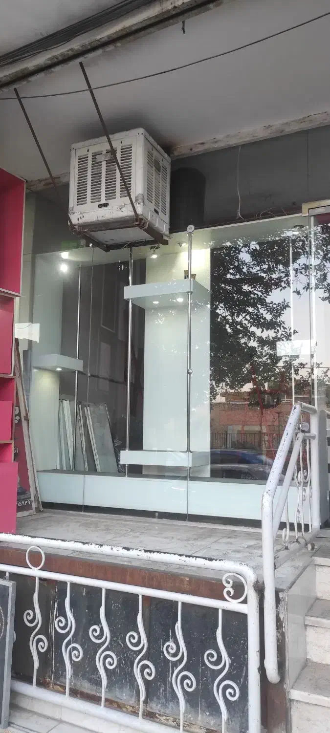 ویترین مغازه|بوفه، ویترین، کنسول|برخوار, |دیوار