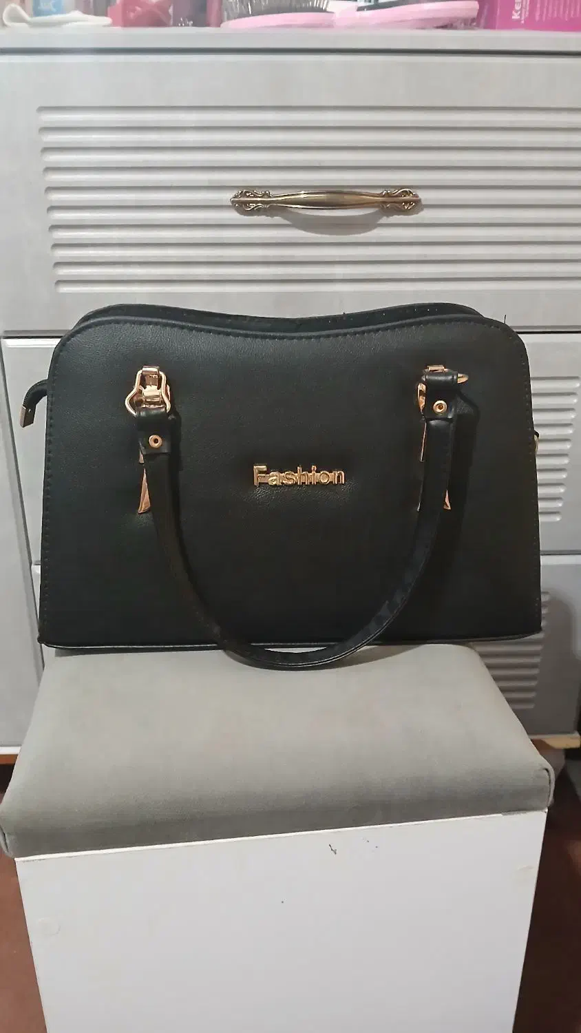 کیف|کیف، کفش، کمربند|زنجان, |دیوار