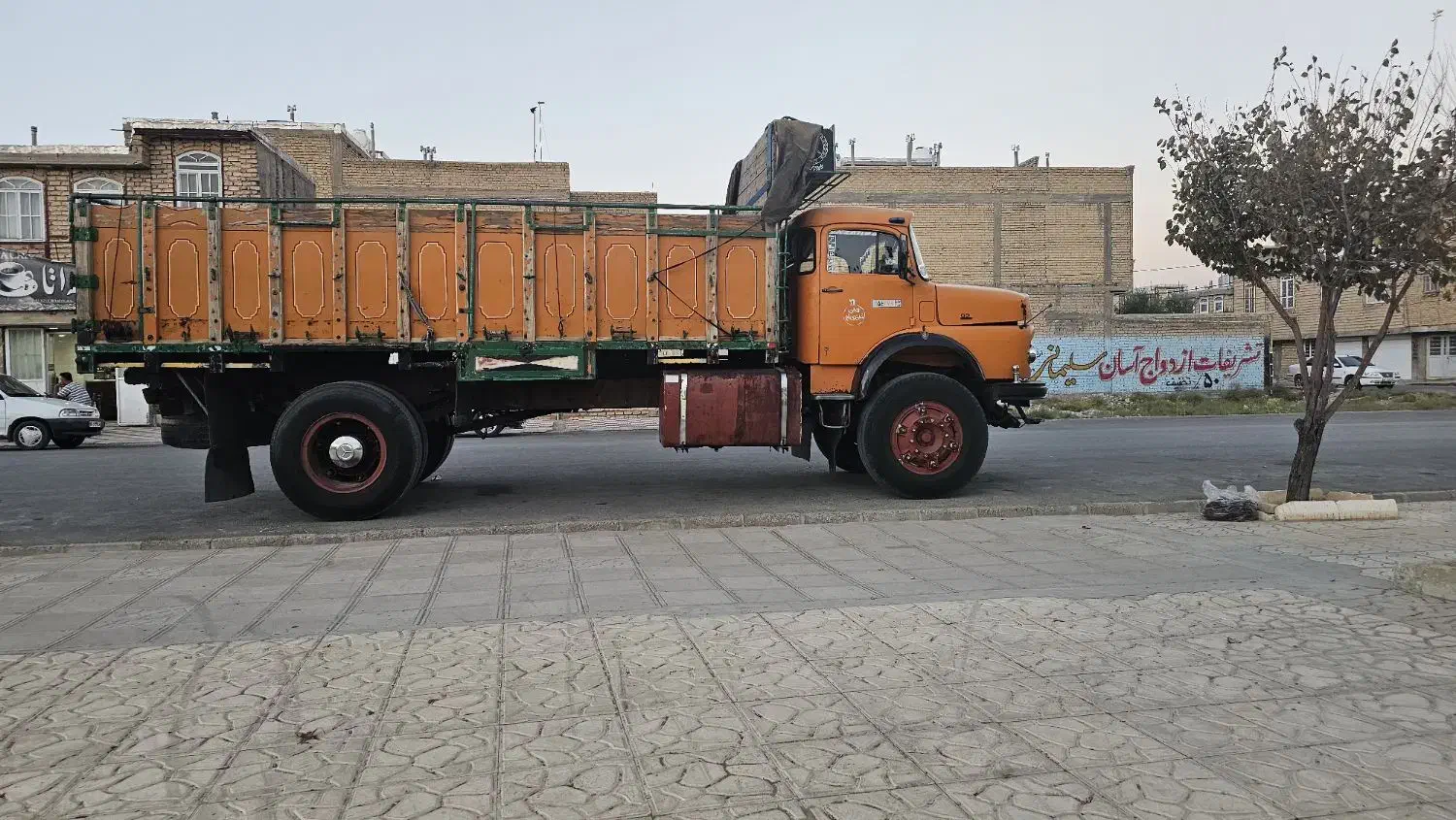تک باری ۱۹۷۷|خودرو سنگین|مرودشت, فاز دوم شهرک فرهنگیان|دیوار