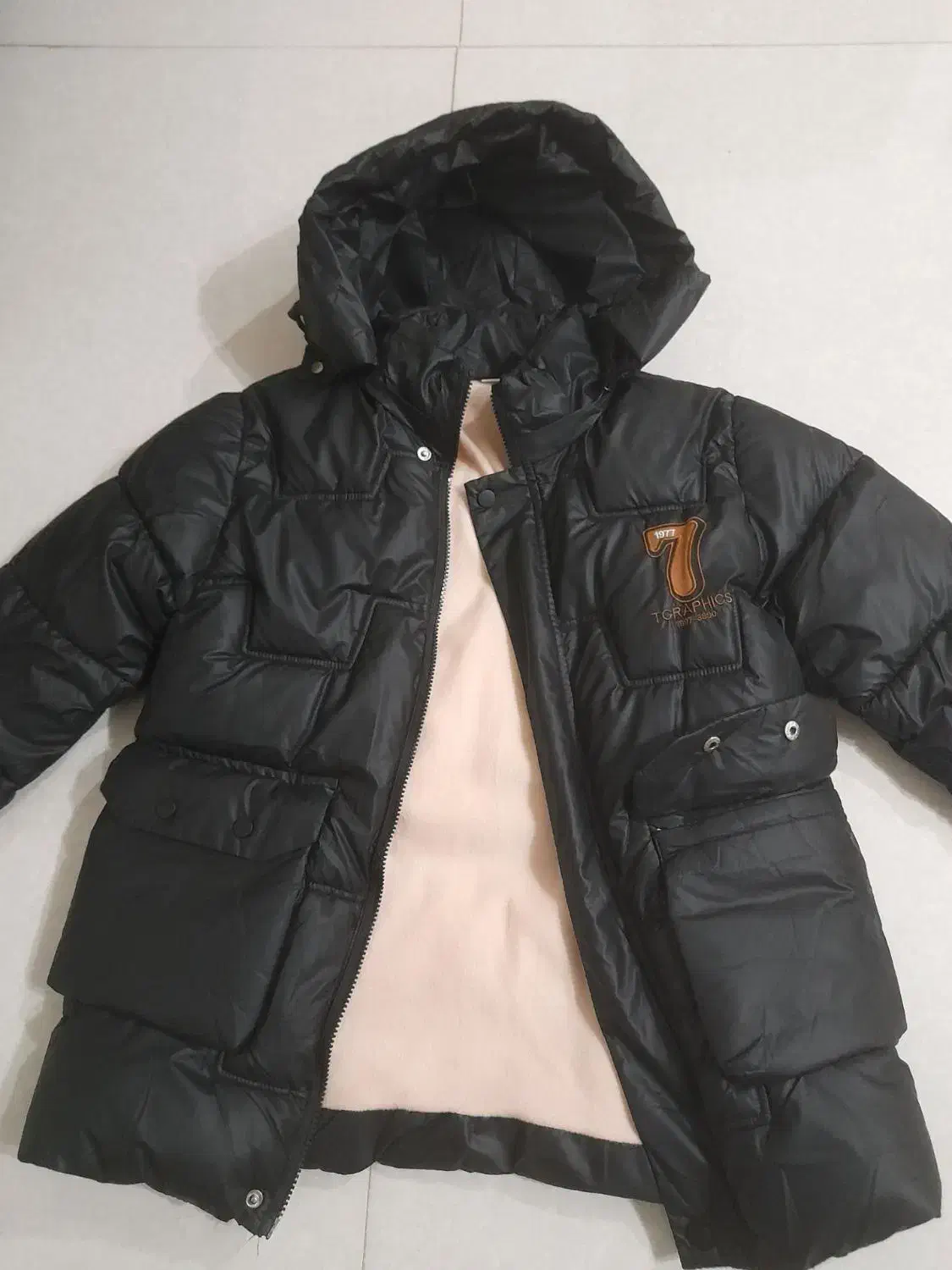 وسایل شخصی|کفش و لباس بچه|رشت, نظری|دیوار