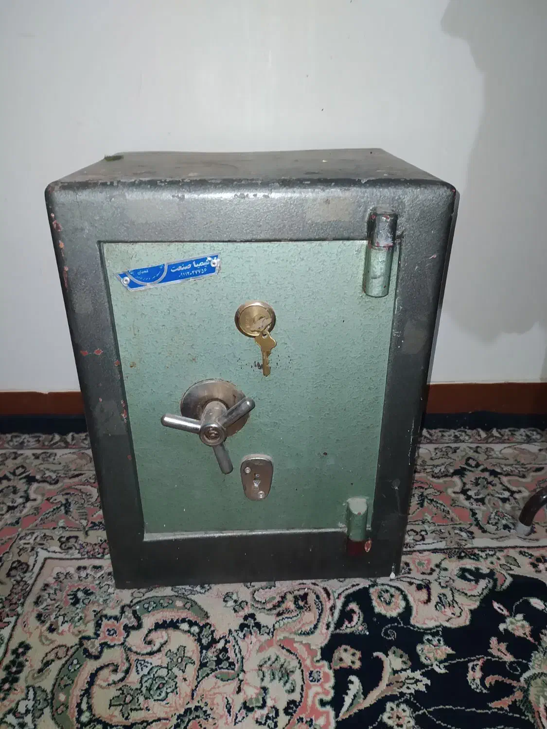 گاوصندوق|ابزارآلات|کرج, عظیمیه|دیوار