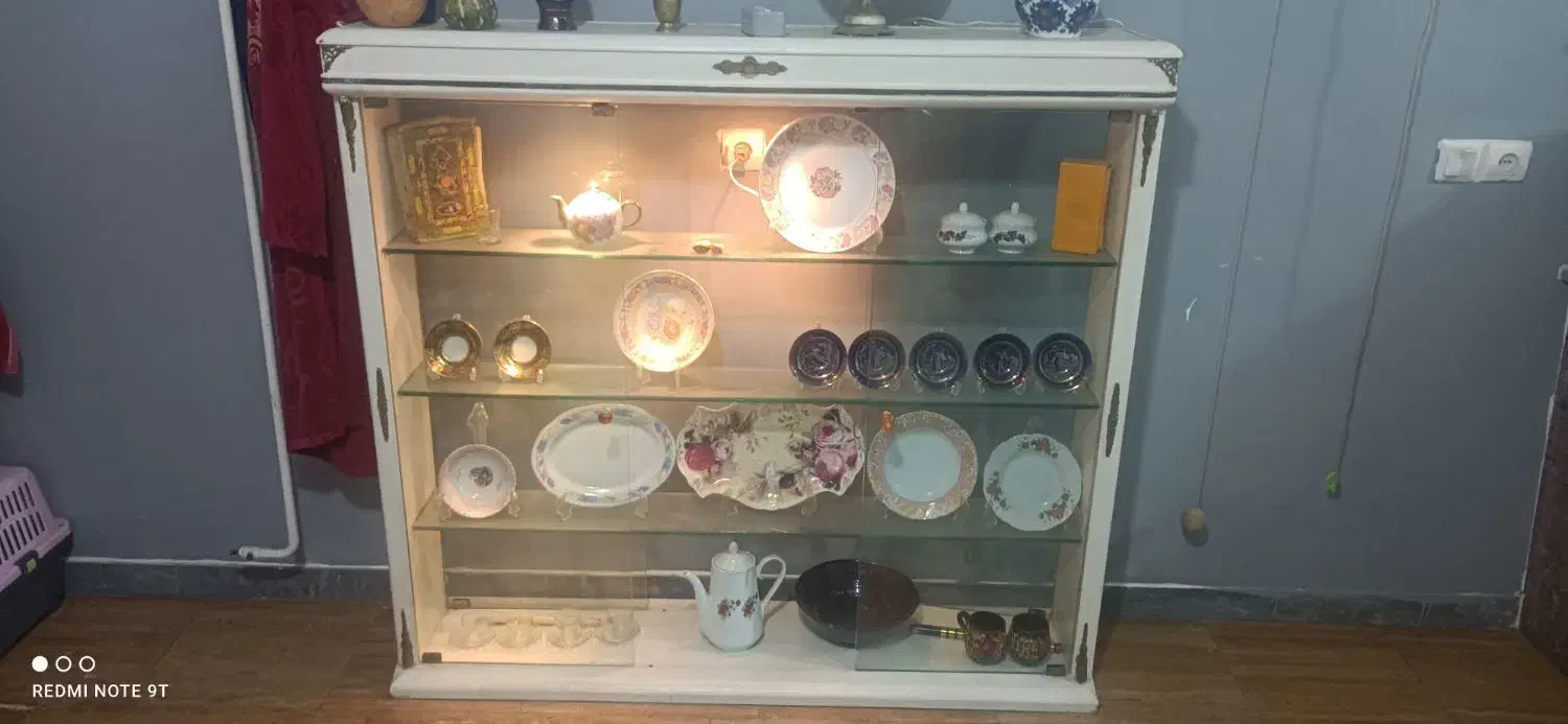 بوفه با نور مخفی زیر قیمت|بوفه، ویترین، کنسول|ساری, |دیوار