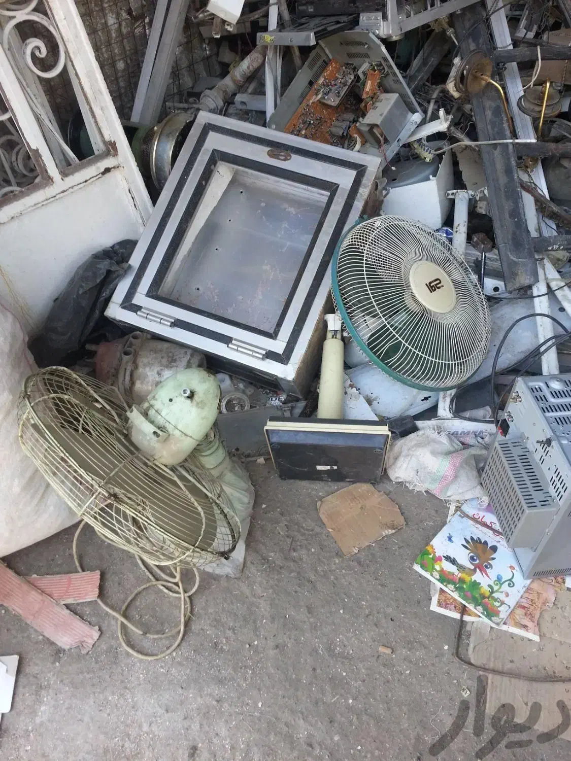 خریدارضایعات آهن یخچال آبگرمکن دیواری درب منزل شما|عمده‌فروشی|سمنان, |دیوار