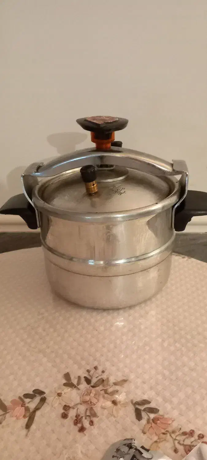 زودپز حاتم همدان|ظروف پختوپز|گل تپه, |دیوار