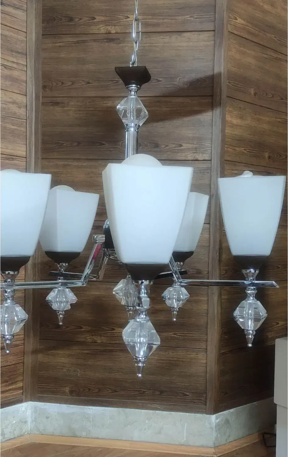 لوستر|لوستر و چراغ آویز|سبزوار, کاشفی شمالی (دادگستری)|دیوار