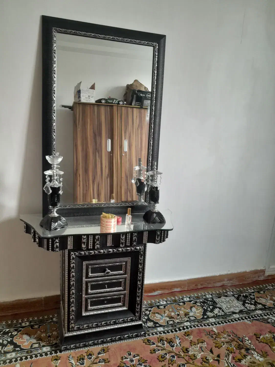 اینه شمدان|آینه|شیروان (خراسان), |دیوار