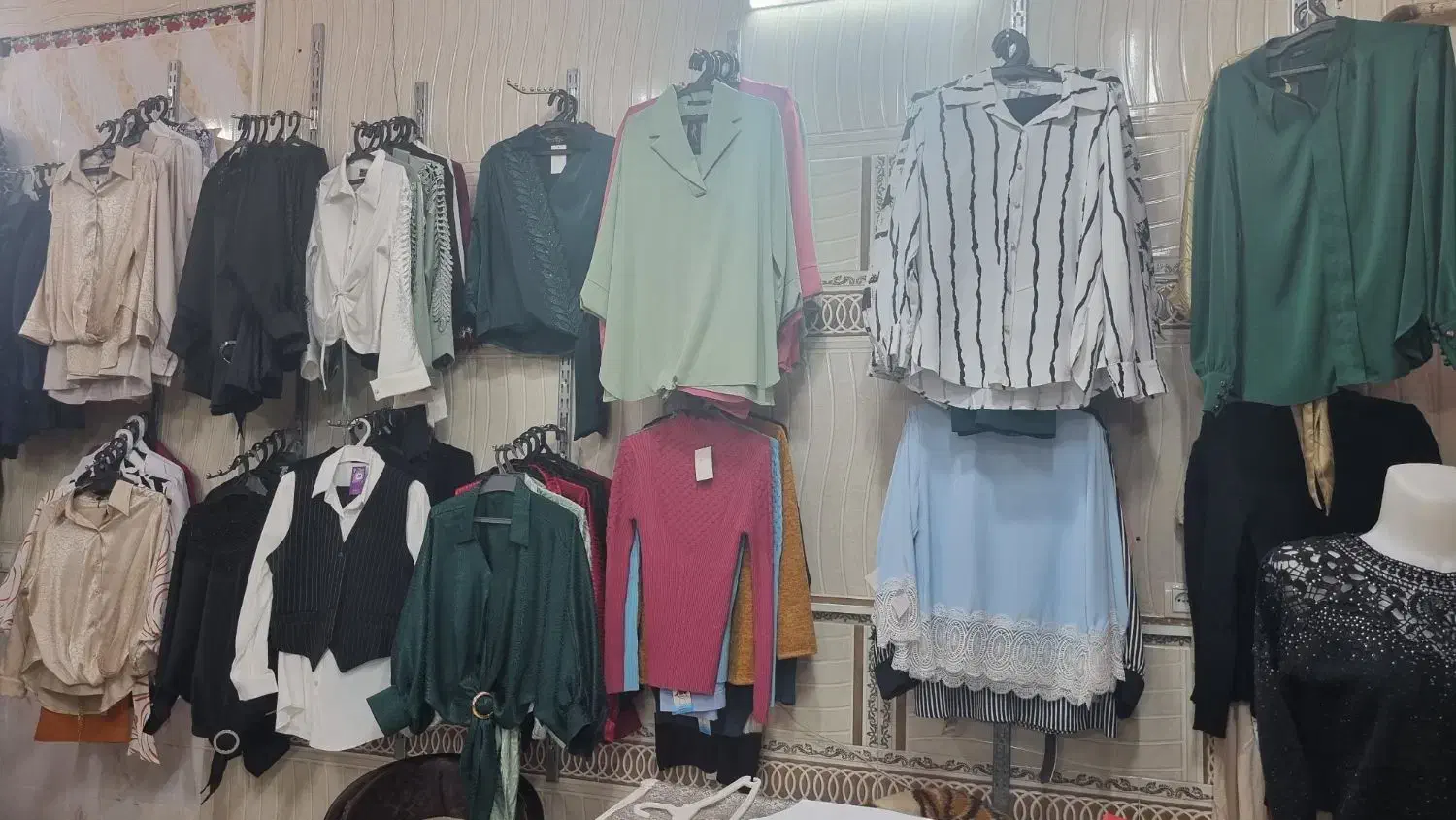 فروش یکجا بدلیل جمع آوری|لباس|اهر, |دیوار