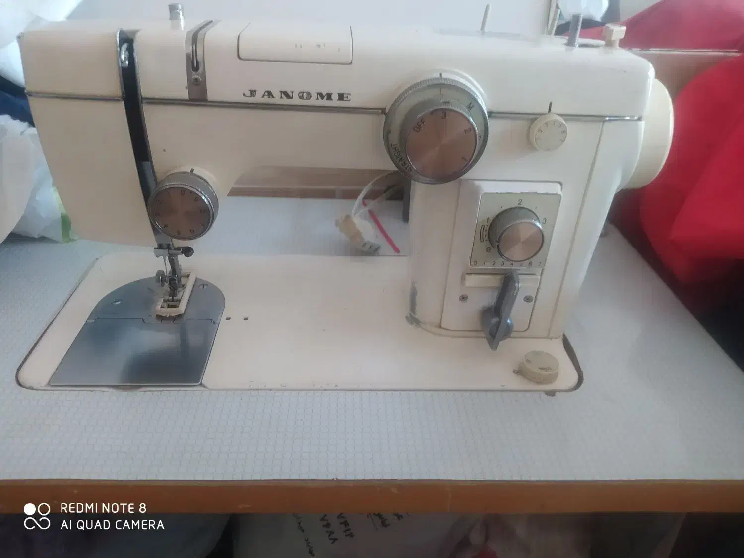 چرخ خیاطی بسیارتمیز|چرخ خیاطی و ریسندگی|مهاباد (آذربایجان غربی), |دیوار