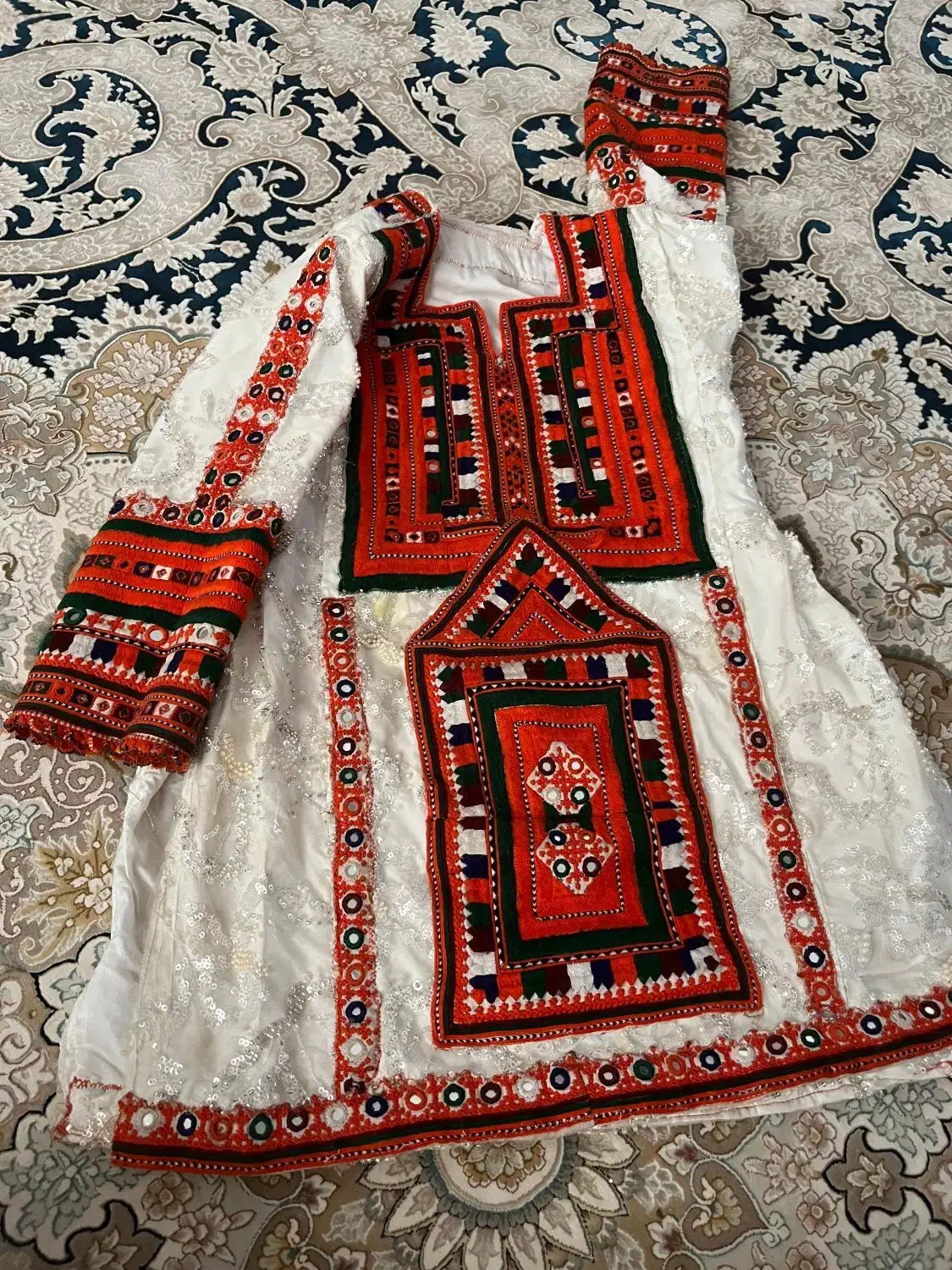 لباس دست دوز 3تا4ساله|لباس|ایرانشهر, |دیوار