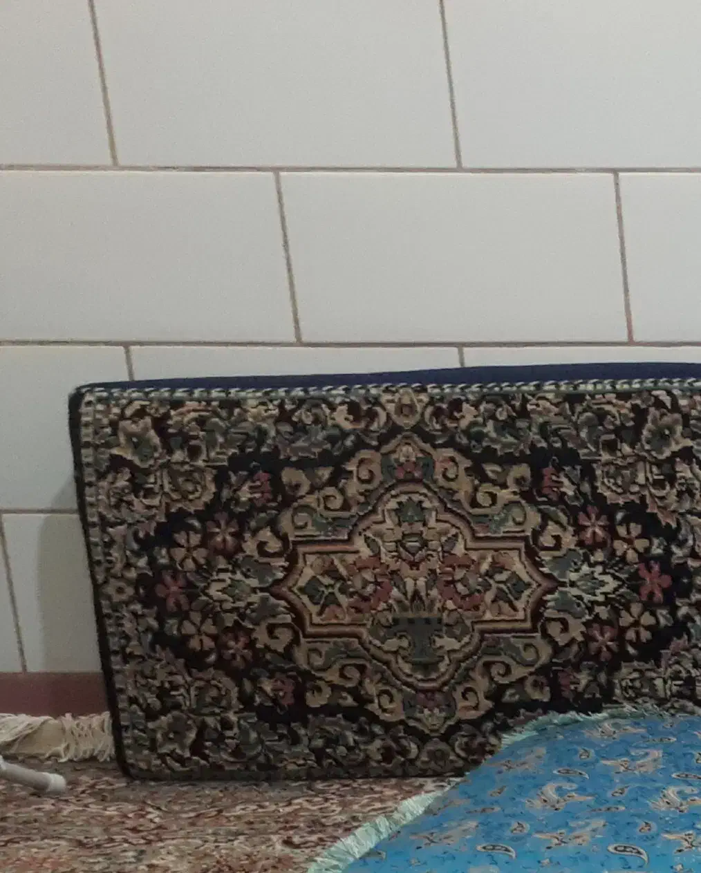 پشتی|پشتی|کرمان, |دیوار