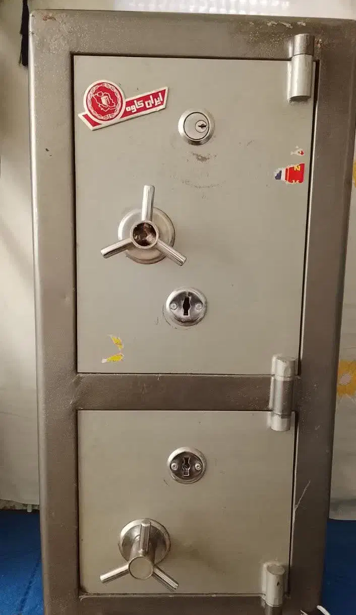 گاوصندوق|ابزارآلات|نجفآباد, منتظری جنوبی|دیوار