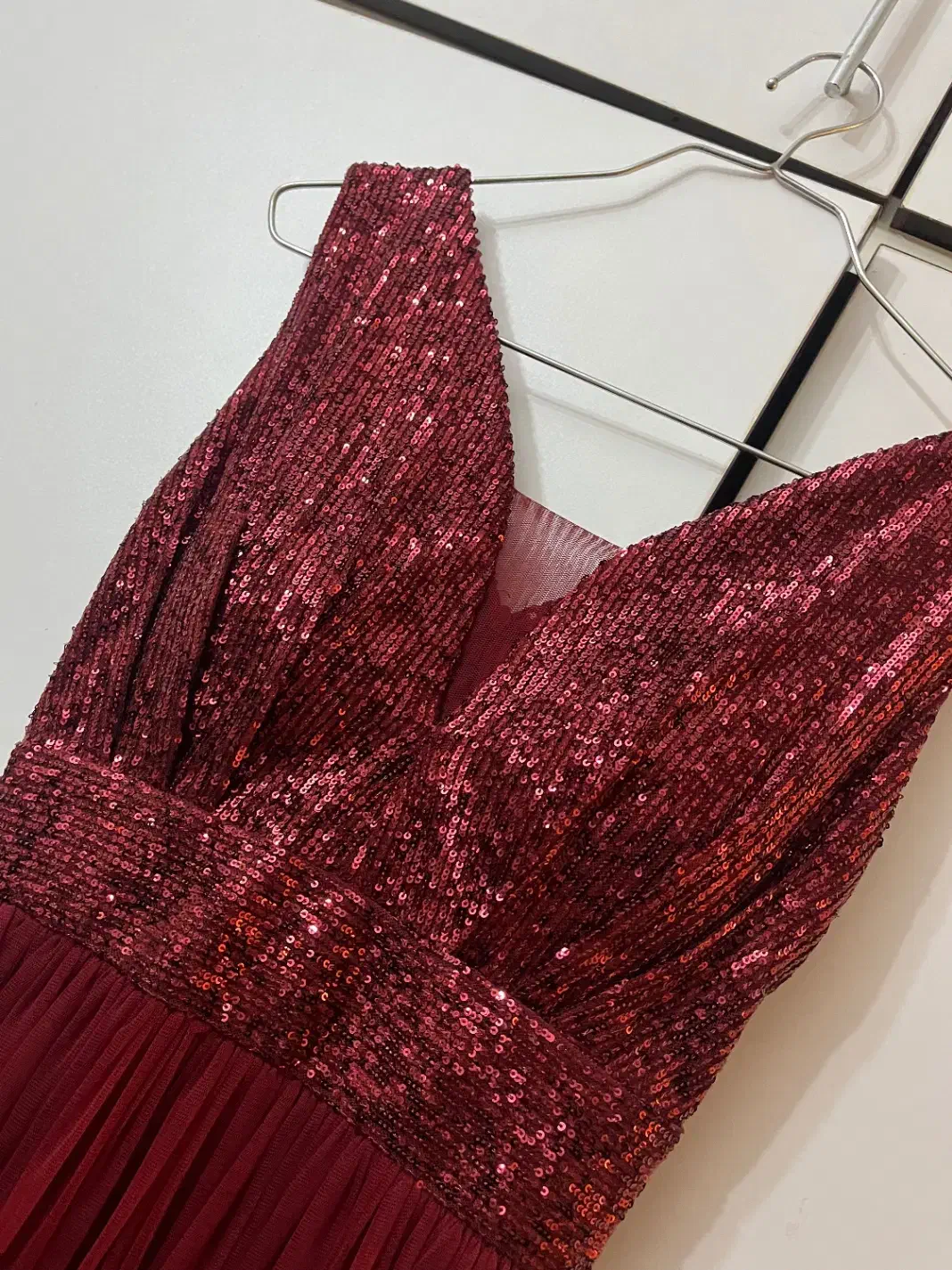 لباس مجلسی شب یلدا|لباس|تربت‌حیدریه, آغوی|دیوار