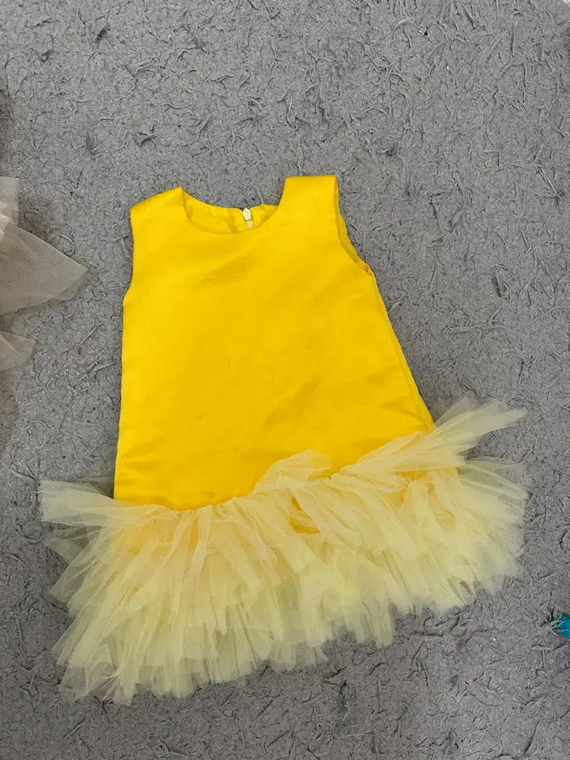 لباس مجلسی بچگانه|کفش و لباس بچه|صباشهر, |دیوار