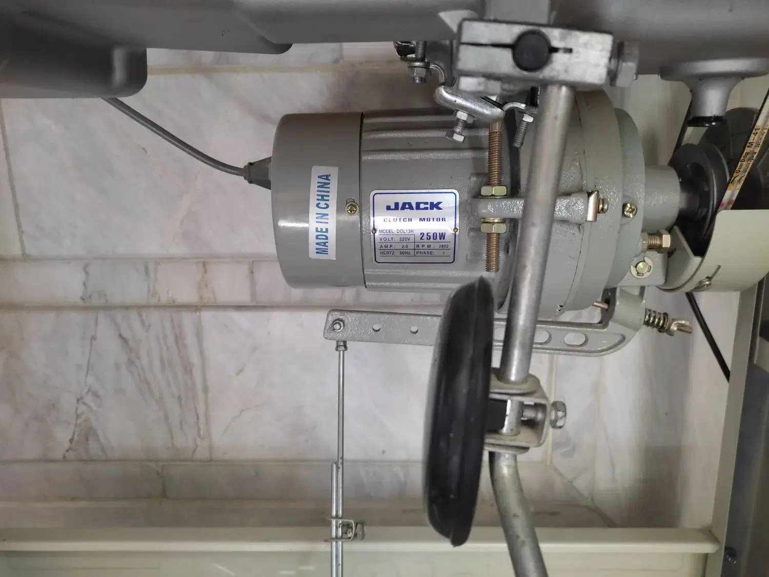 چرخ سر دوز جک در حد نو|چرخ خیاطی و ریسندگی|لنجان, |دیوار