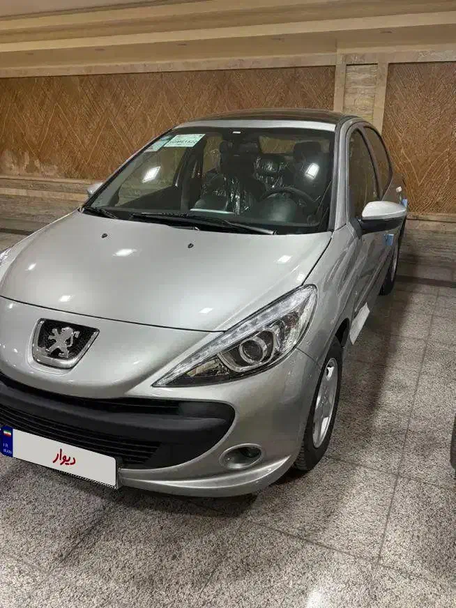 207 پانا دنده‌ای|خودرو سواری و وانت|همدان, |دیوار