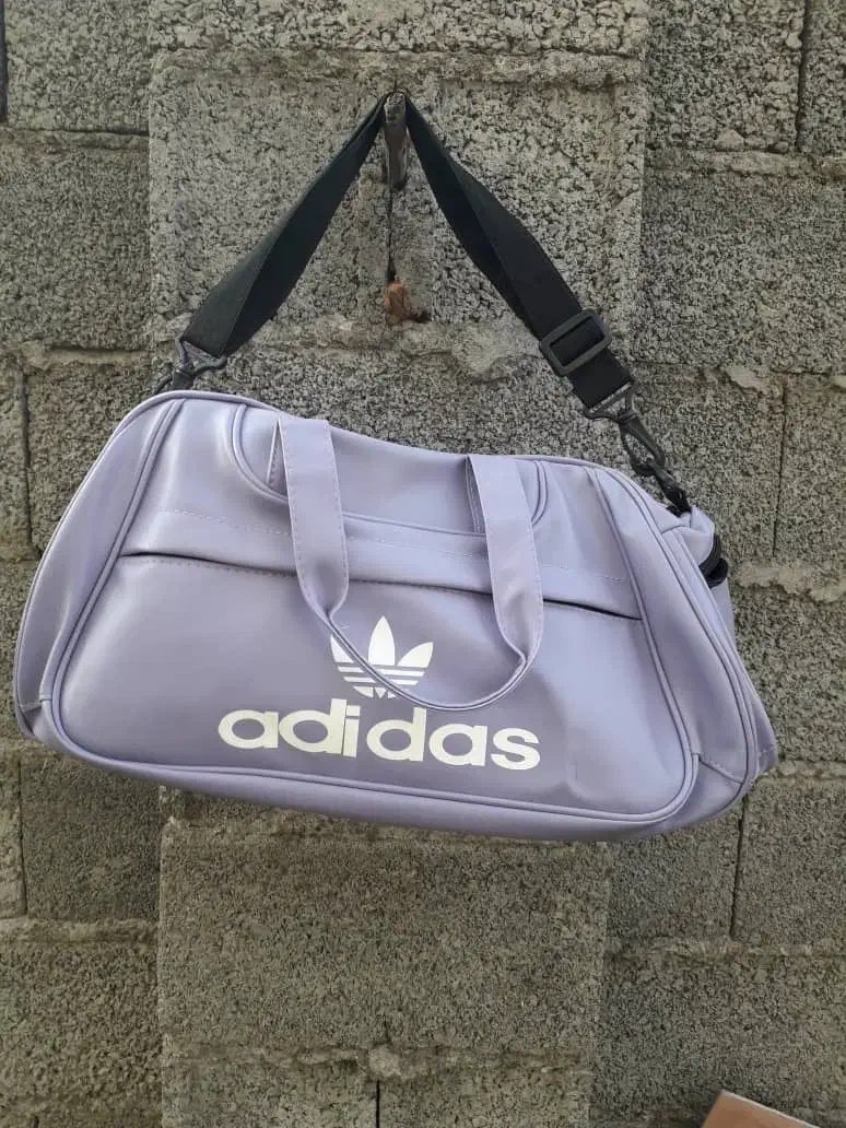 ساک باشگاه و کوله پشتی سفید|کیف، کفش، کمربند|رشت, نظری|دیوار