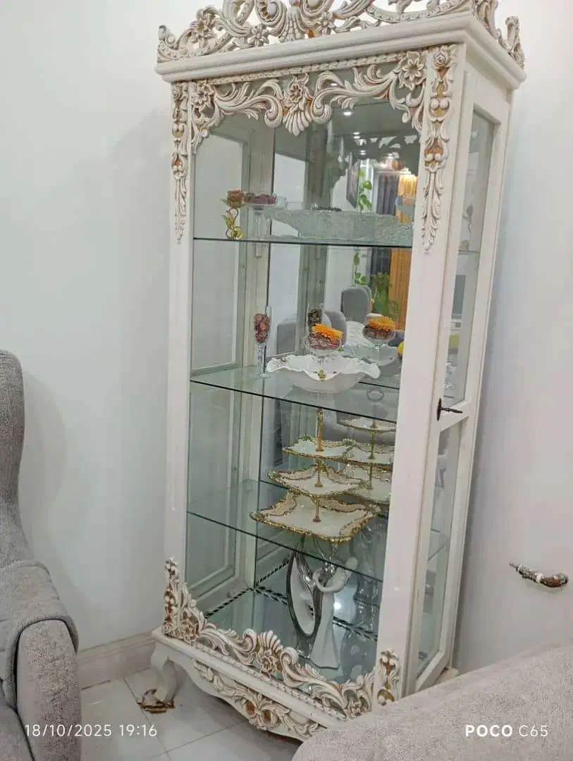 بوفه چوب راش در حد خیلی نو|بوفه، ویترین، کنسول|فیروزآباد (فارس), |دیوار