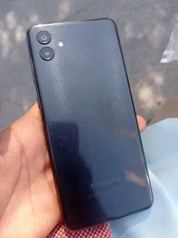 گوشی فروشی درحد خشک قیمت 4ملیون|موبایل|نیک شهر, |دیوار