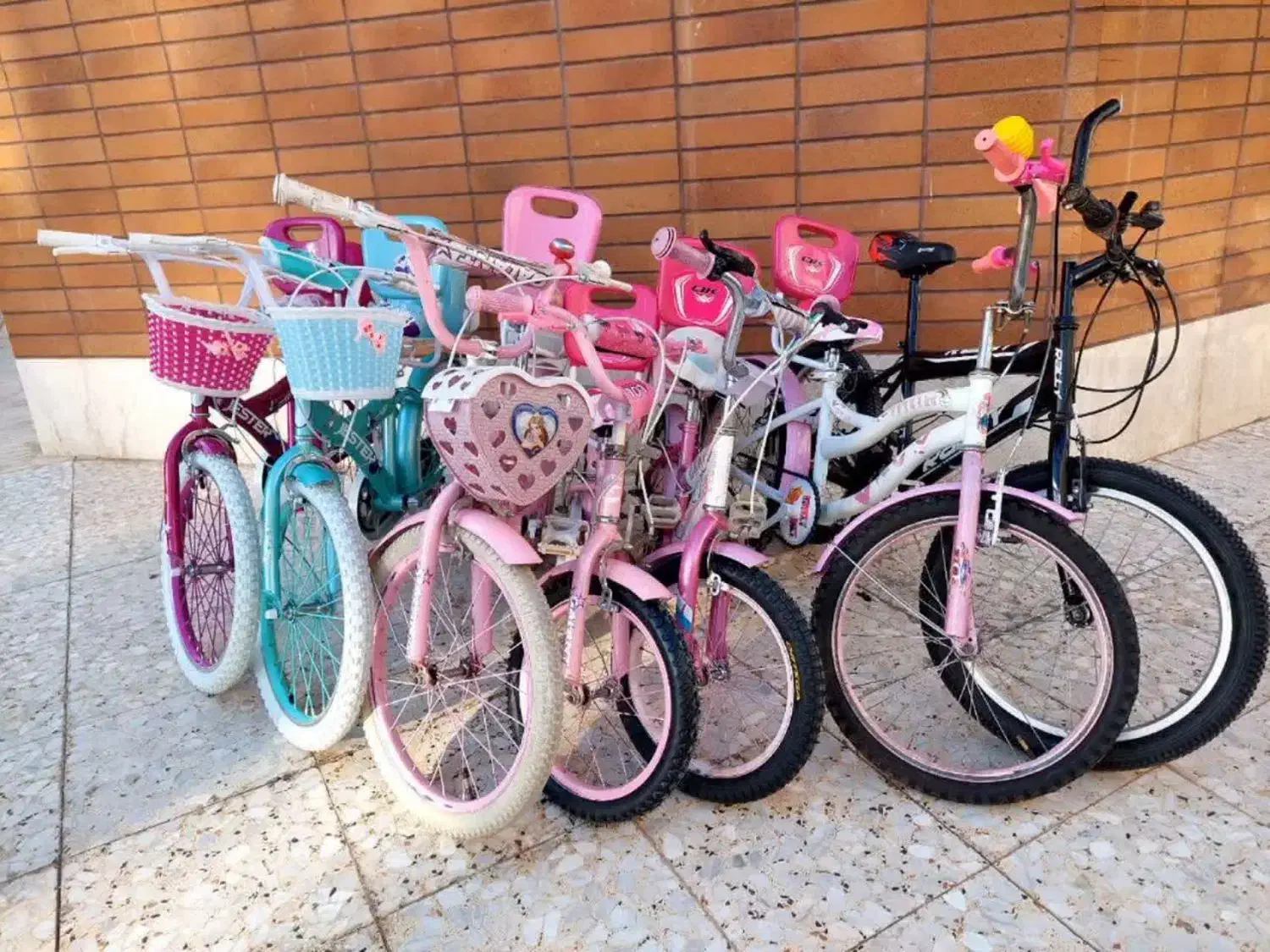 منبع دوچرخه ۲۰ صورتی قرمز آبی حتی جمعه باز هستیم|دوچرخه، اسکیت، اسکوتر|شاهینشهر, خانه کارگر|دیوار