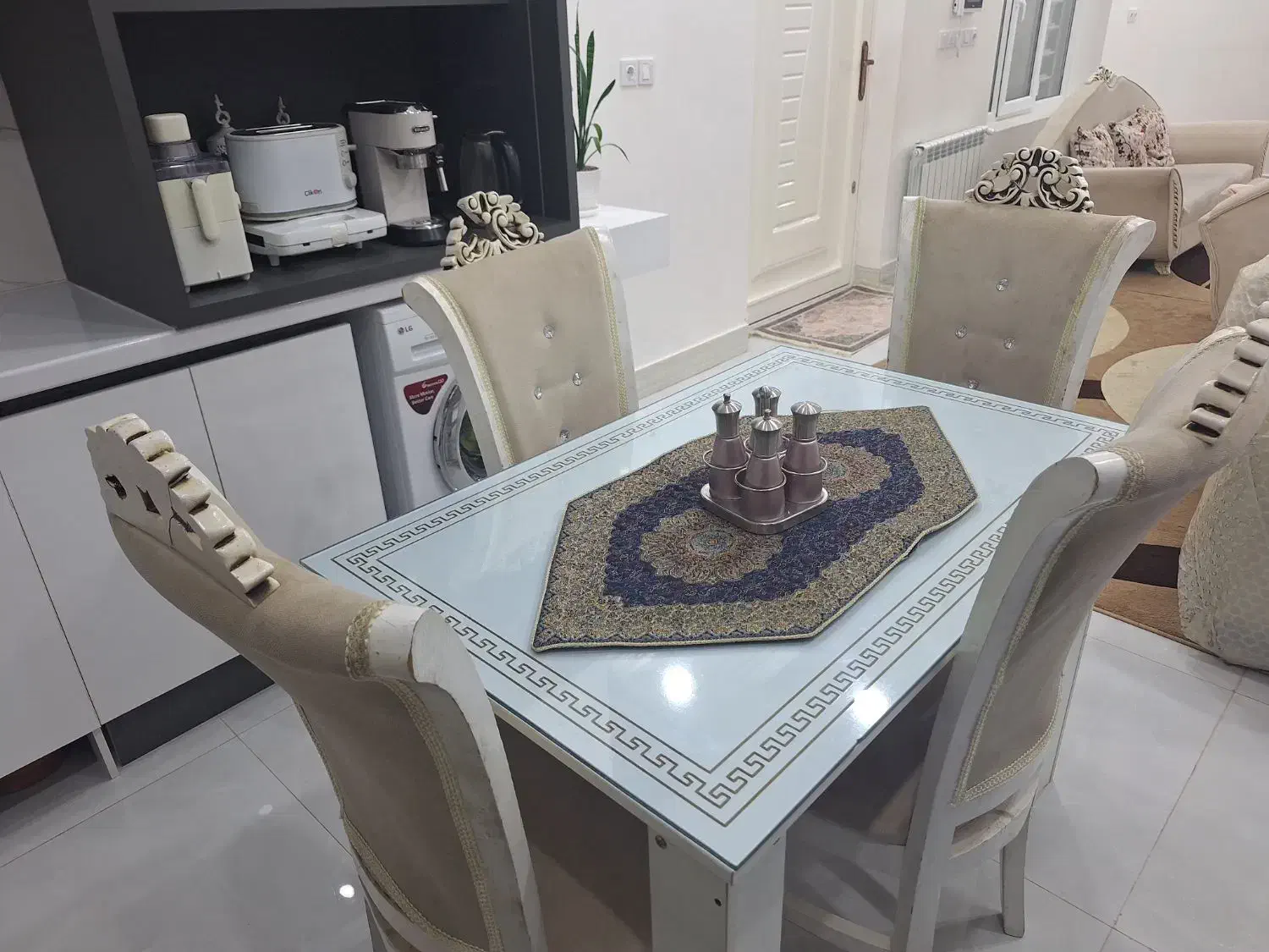 فروش مبلمان ۷ نفره همراه با عسلی و میز ناهار خوری|مبلمان خانگی و میز عسلی|بهبهان, |دیوار