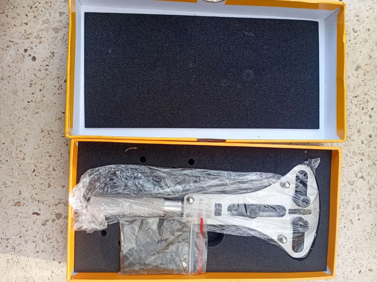 آچارساعت|ابزارآلات|رشت, سعدی (تختی)|دیوار