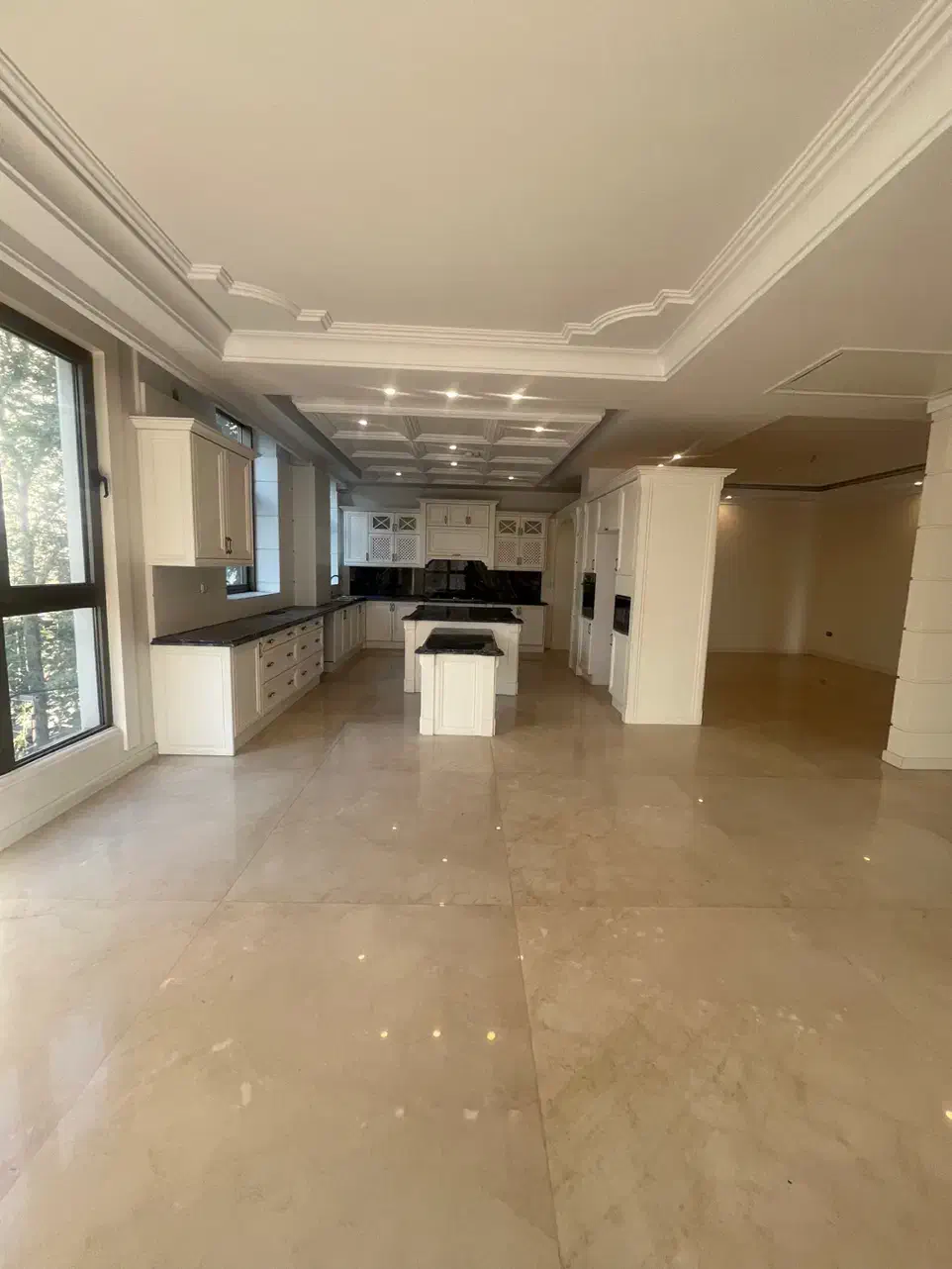 پاسداران*۲۷۵متر،ویلایی،یک از دو،بینظیر۴خواب