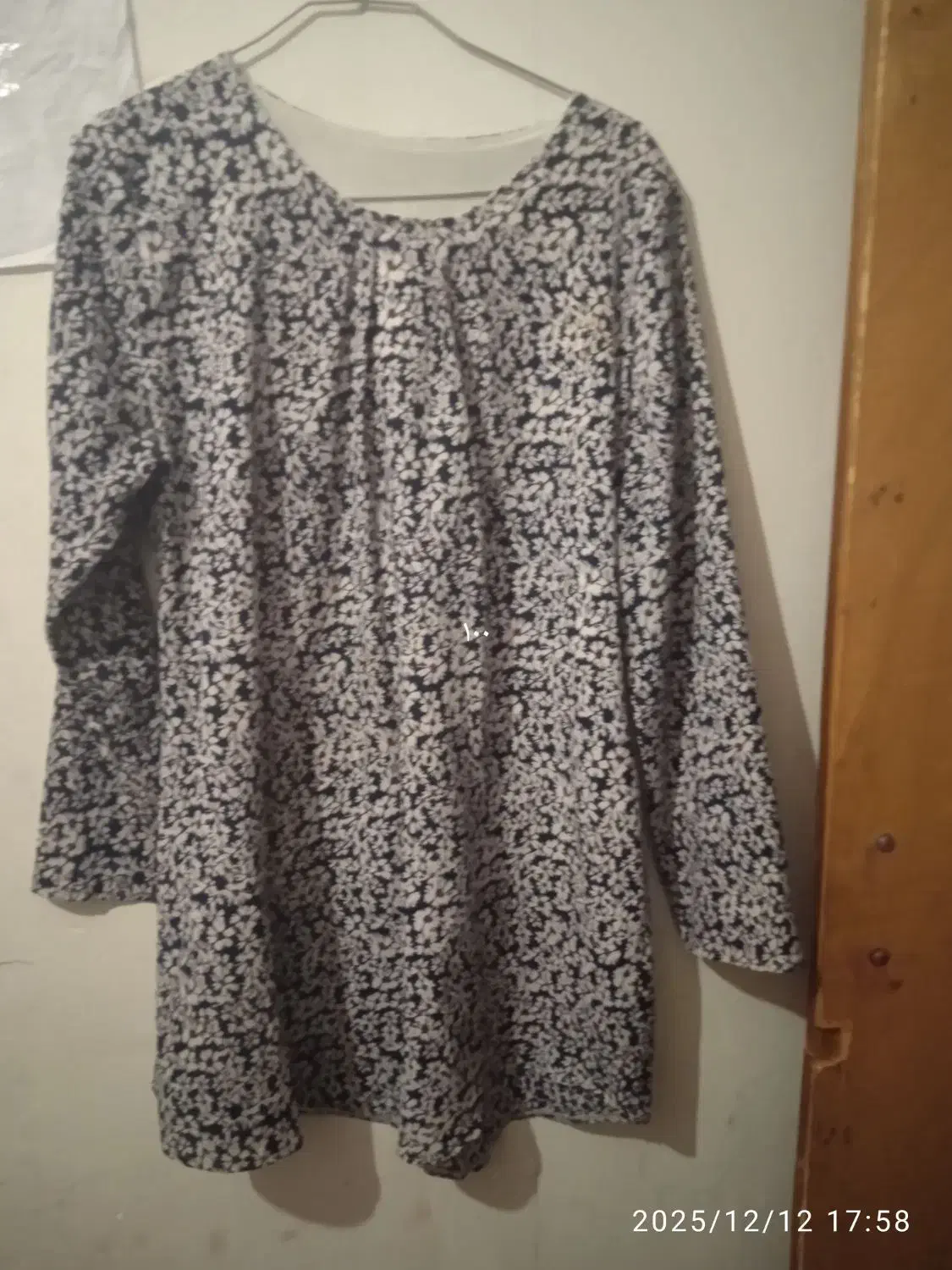 مانتودرحدنو|لباس|آستانه اشرفیه, |دیوار