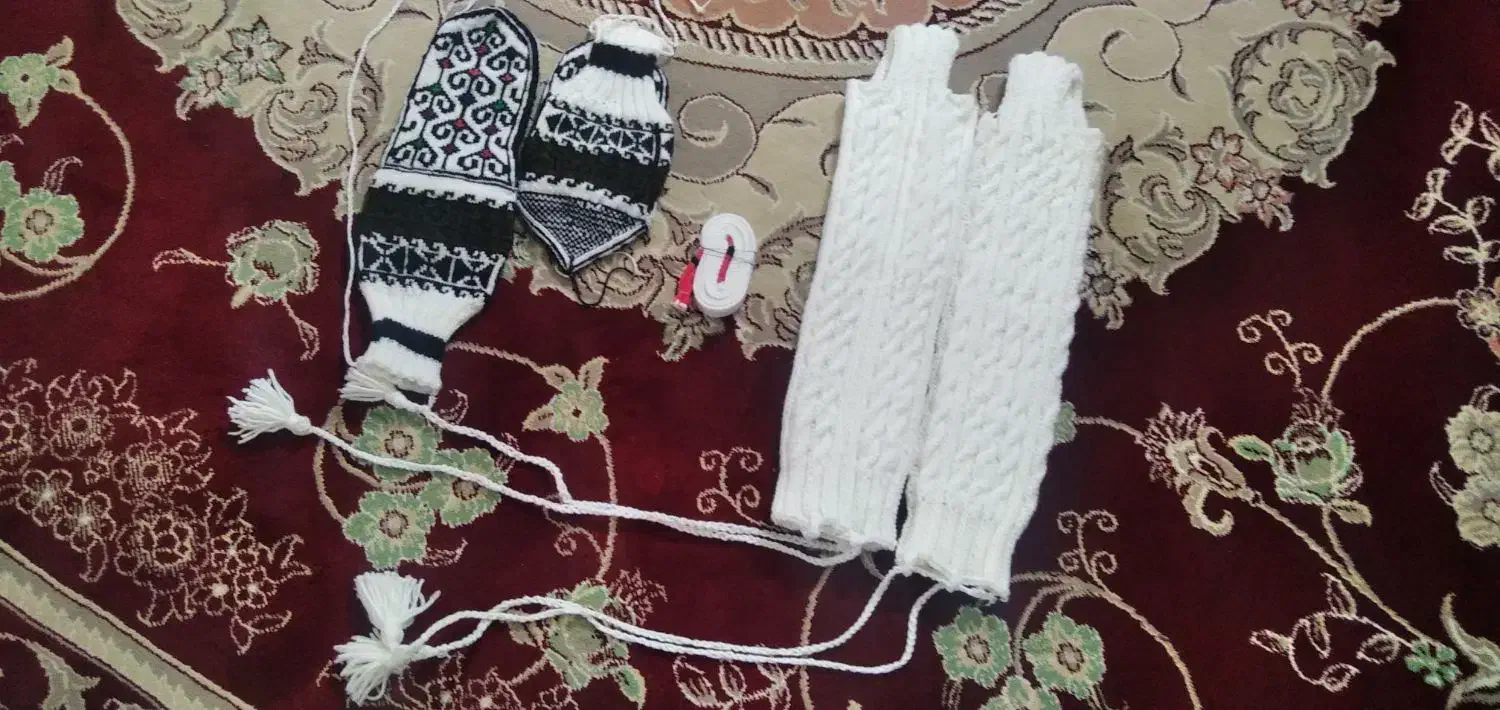 دولاخ جوراب|لباس|تکاب, |دیوار