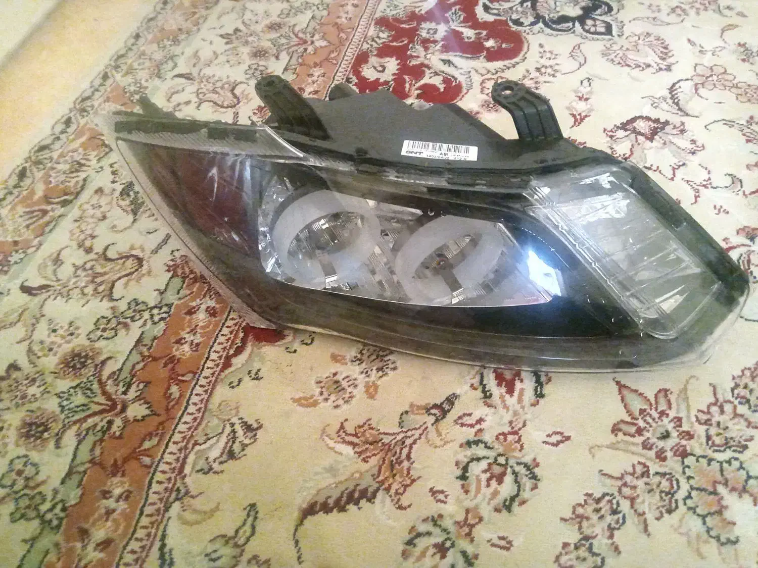 چراغ جلوی ساینا|قطعات یدکی و لوازم جانبی|قرچک, زیبا شهر|دیوار