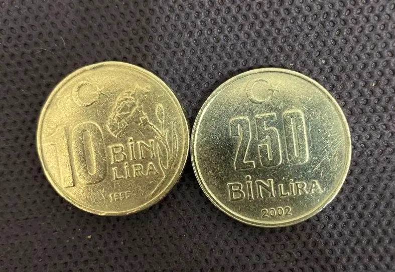 سکه ۲۵۰ هزار و ۱۰ هزار لیر ترکیه کلکسیونی و کمیاب|کلکسیون سکه، تمبر، اسکناس|تهران, پاسداران|دیوار