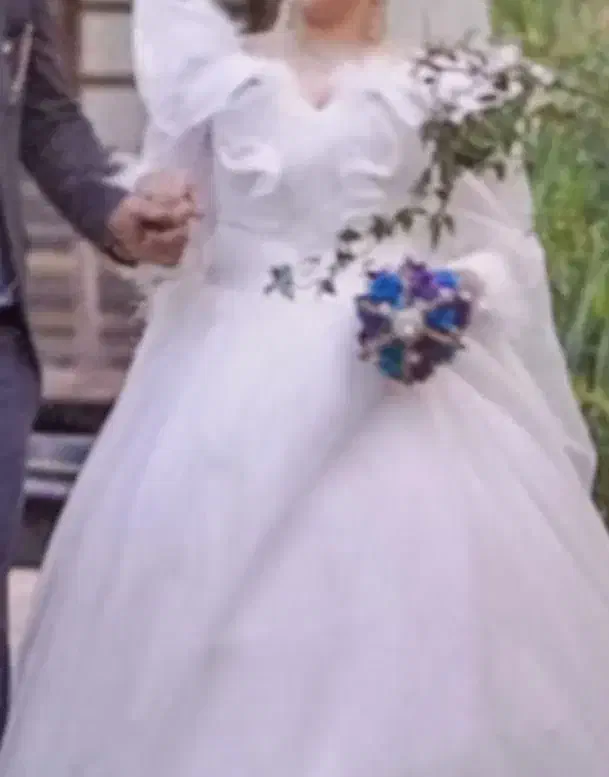 لباس عروس فوقالعاده براق وخاص(توضیحات مهم)|لباس|تهران, عبدلآباد|دیوار