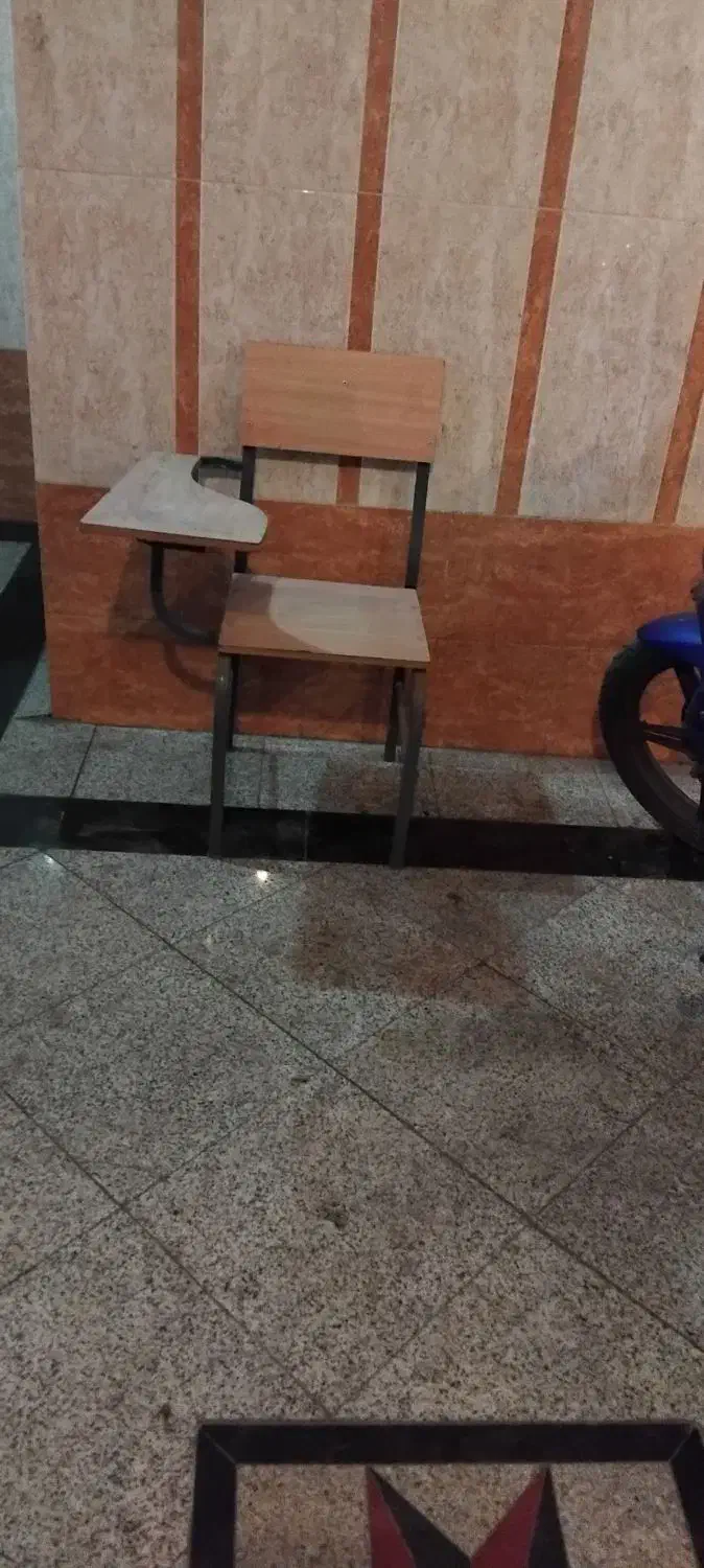 صندلی دانش آموزی چوب درجه یک|صندلی و نیمکت|تهران, منیریه|دیوار