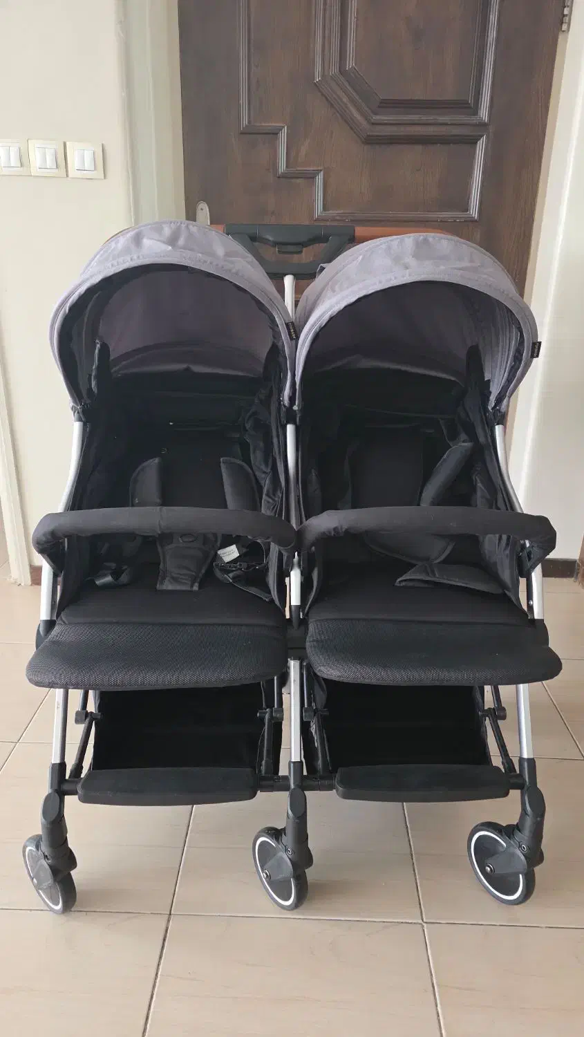 کالسکه دوقلو  ، صندلی ماشین کودک|کالسکه و لوازم جانبی|اصفهان, باغ دریاچه|دیوار