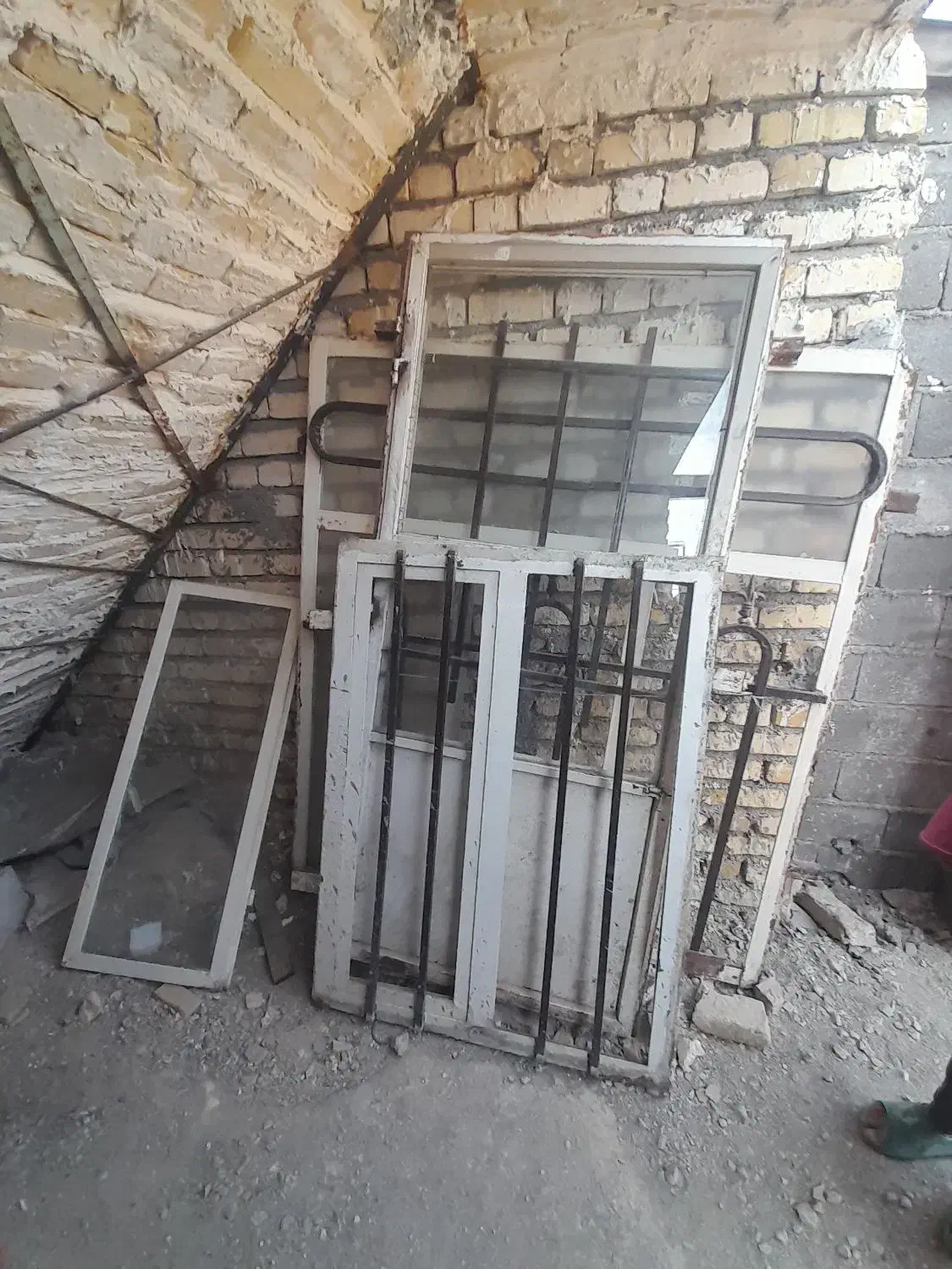 در و پنجره|مصالح و تجهیزات ساختمان|بجنورد, |دیوار