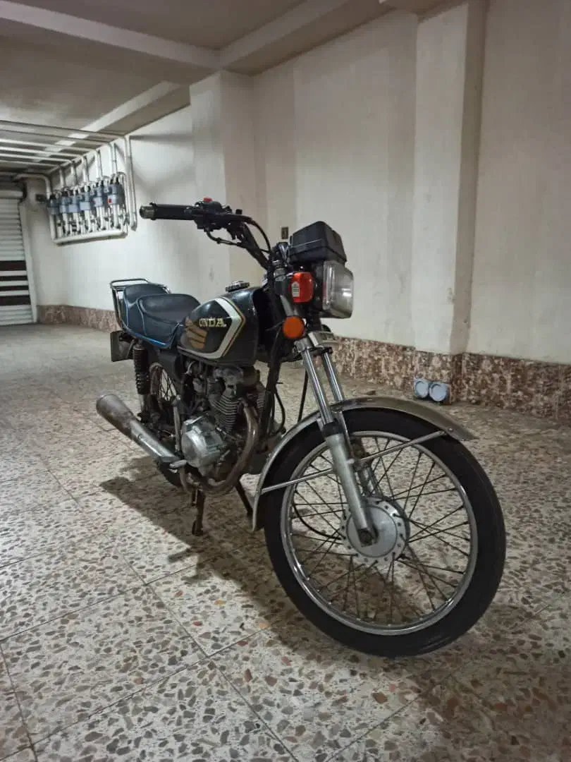 هوندا CG125|موتورسیکلت|لاهیجان, شیشه گران|دیوار