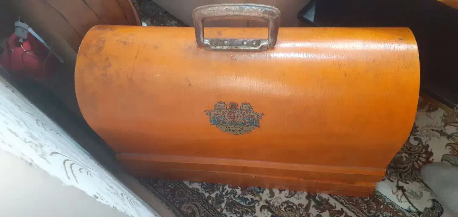 چرخ خیاطی و نیز تلویزیون|تخت و سرویس خواب|قرچک, مهدیه|دیوار