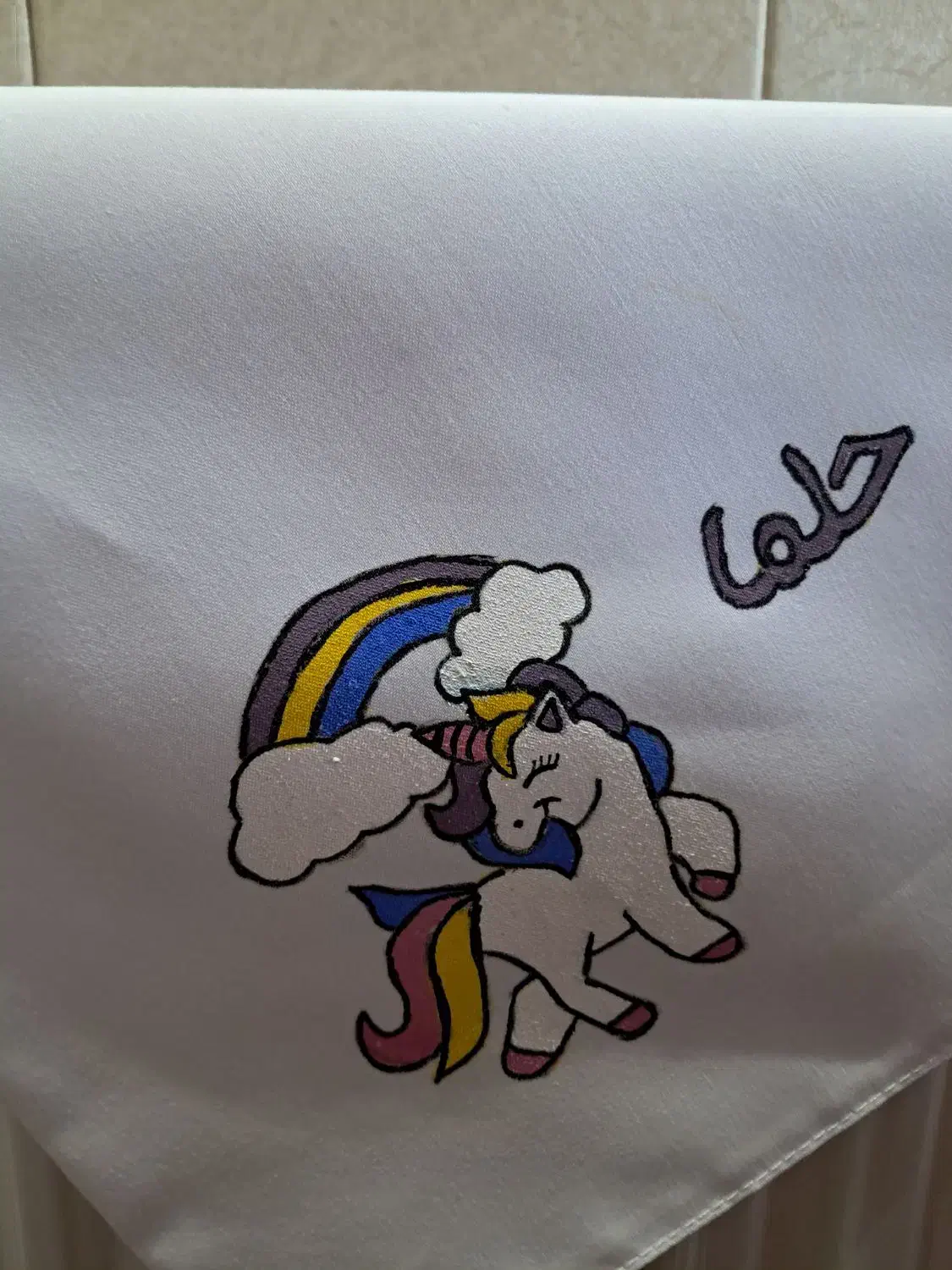 نقاشی روی مقنعه با رنگ ثابت قابل شستشو|لباس|شهرکرد, |دیوار