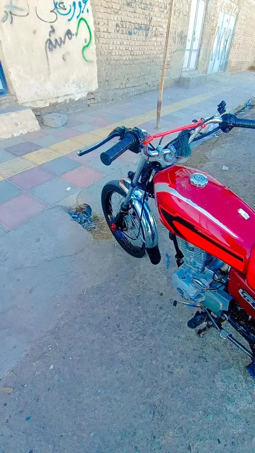 موتور|موتورسیکلت|خاش, |دیوار