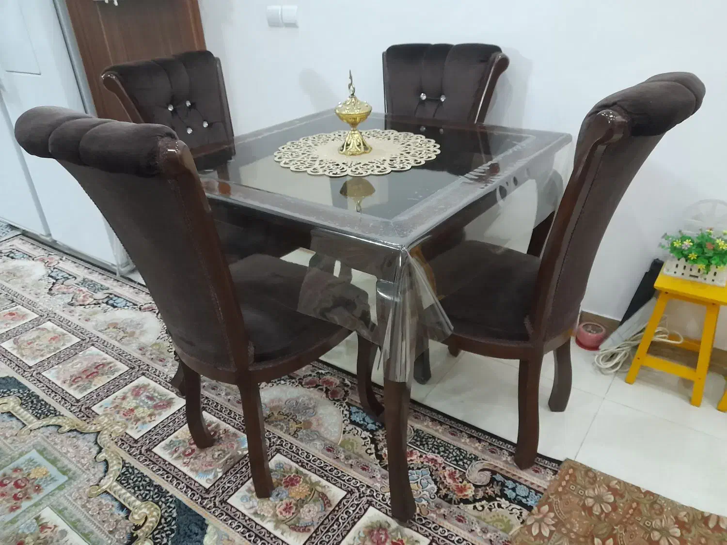 میز نهار خوری ۴ نفره تمام چوب راش در حد نو|میز و صندلی غذاخوری|رباط‌کریم, رباط‌کریم|دیوار